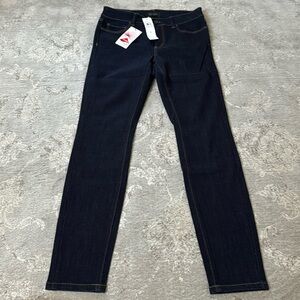 NWT Ann Taylor Curvy Fit Skinny Jeans (Size 0)